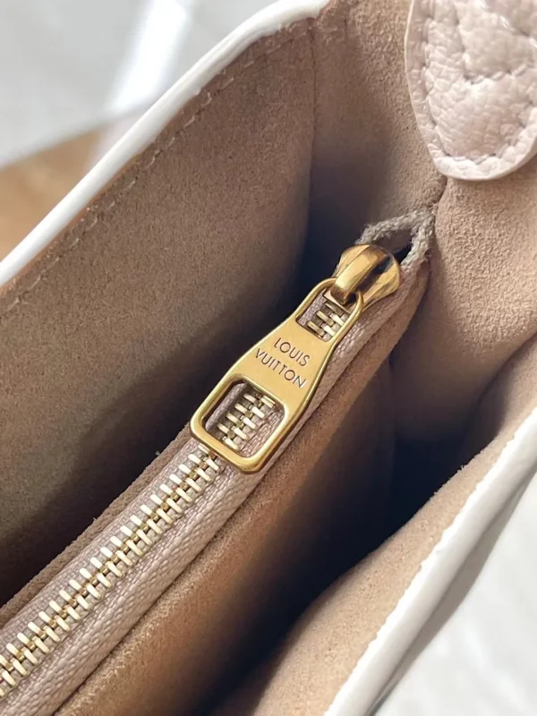 Louis Vuitton Leather Low Key - Image 9