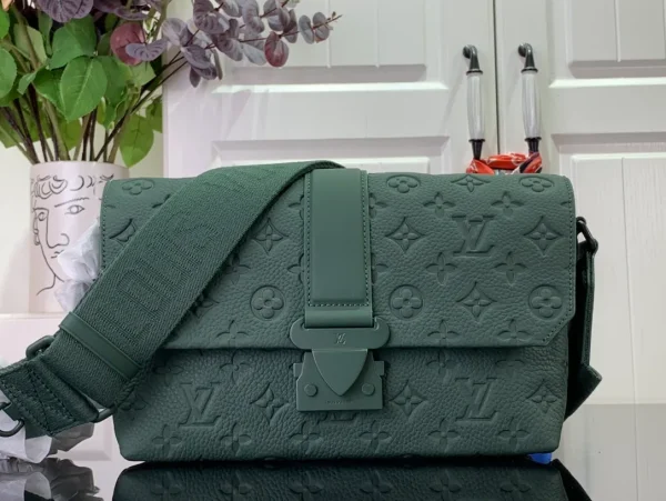 Louis Vuitton Leather Messenger/Shoulder Bags
