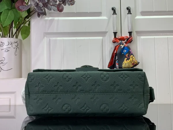 Louis Vuitton Leather Messenger/Shoulder Bags - Image 3
