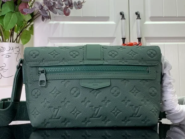 Louis Vuitton Leather Messenger/Shoulder Bags - Image 7