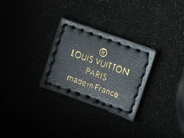 Louis Vuitton Monogram Reverse Noé Purse - Image 11