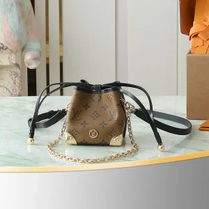 Louis Vuitton Monogram Reverse Noé Purse