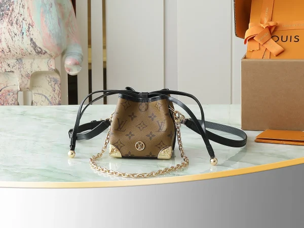 Louis Vuitton Monogram Reverse Noé Purse