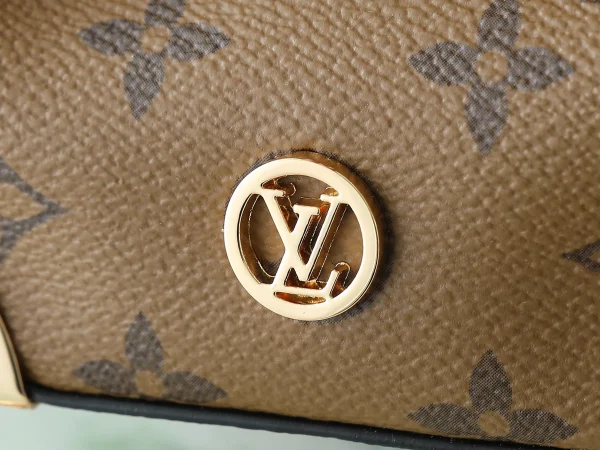 Louis Vuitton Monogram Reverse Noé Purse - Image 8