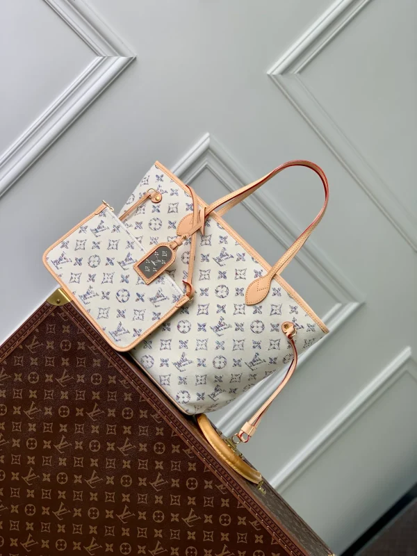 Louis Vuitton Neverfull Bag