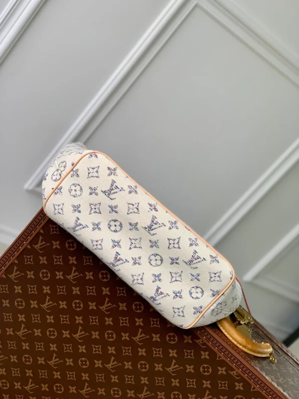 Louis Vuitton Neverfull Bag - Image 6