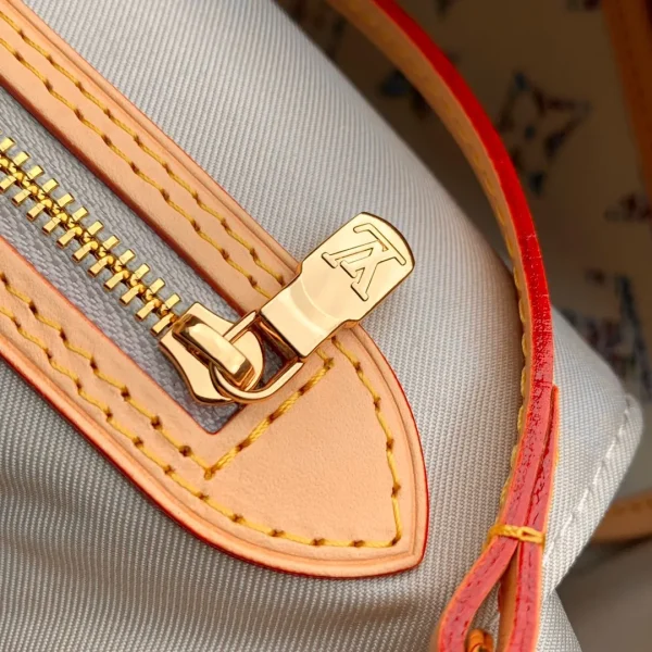 Louis Vuitton Neverfull Bag - Image 8