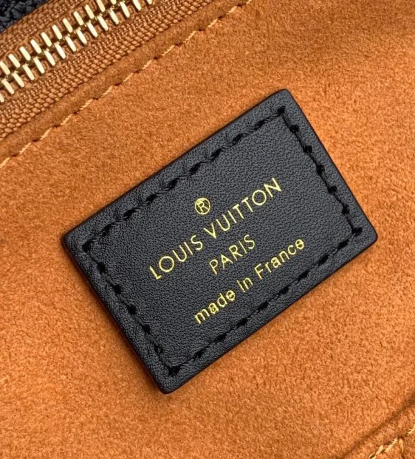 Louis Vuitton OnTheGo Tote MM Black Leather - Image 2