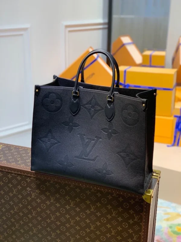 Louis Vuitton OnTheGo Tote MM Black Leather