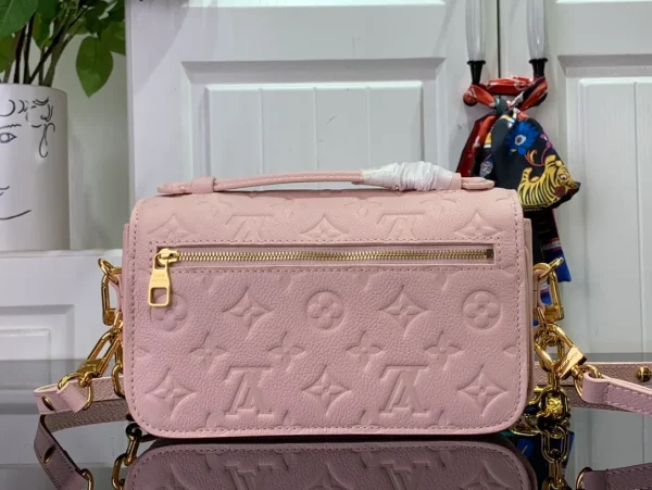 Louis Vuitton Pochette Metis East West bag - Image 4