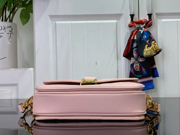 Louis Vuitton Pochette Metis East West bag - Image 5