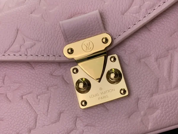 Louis Vuitton Pochette Metis East West bag - Image 6