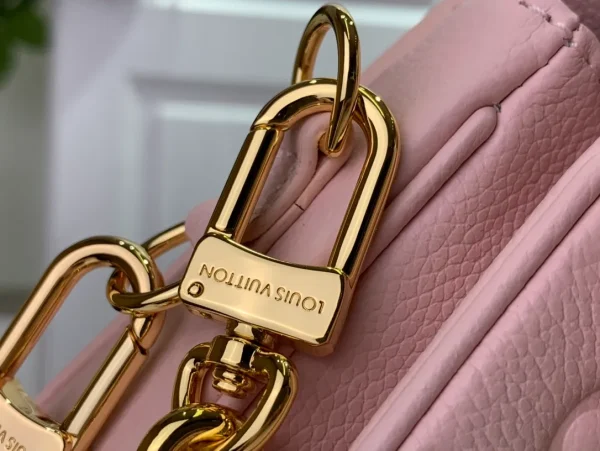 Louis Vuitton Pochette Metis East West bag - Image 7