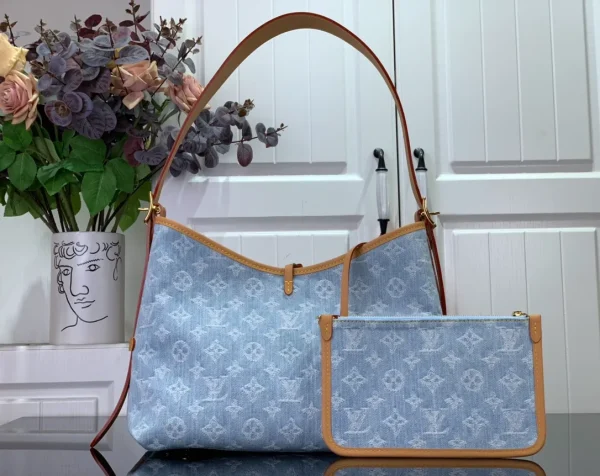 Louis Vuitton Shoulder Bag - Image 5