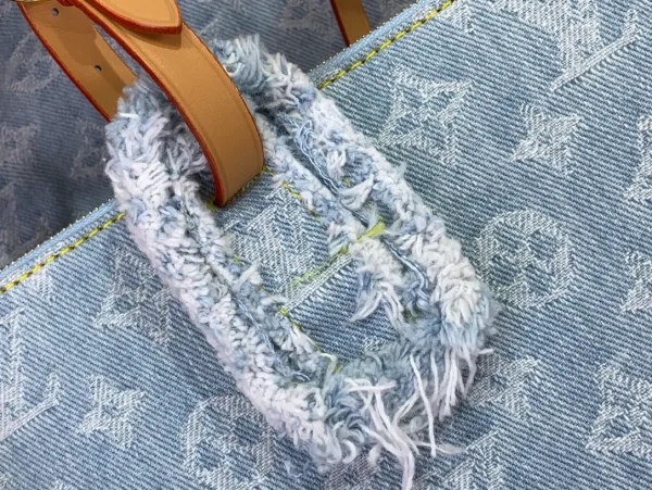 Louis Vuitton Shoulder Bag - Image 8