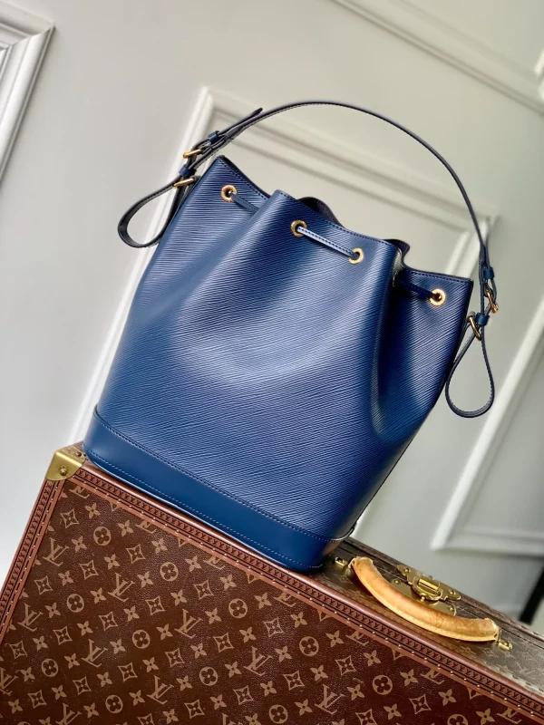 Louis Vuitton Shoulder Bag Noe Blue Epi