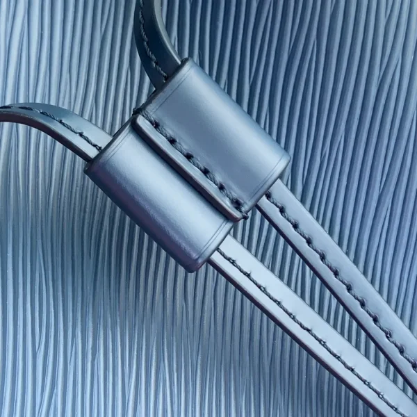 Louis Vuitton Shoulder Bag Noe Blue Epi - Image 4
