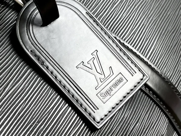 Louis Vuitton x Supreme Keepall Bandouliere - Image 8