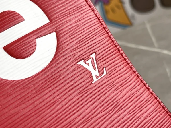 Louis Vuitton x Supreme Keepall Bandouliere Bag - Image 8