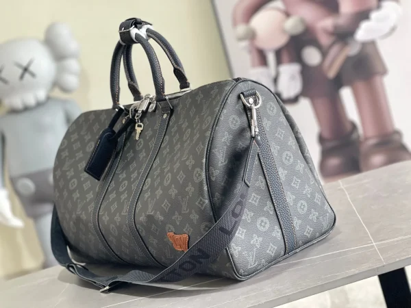Louis vuitton Big Travel Bag - Image 4