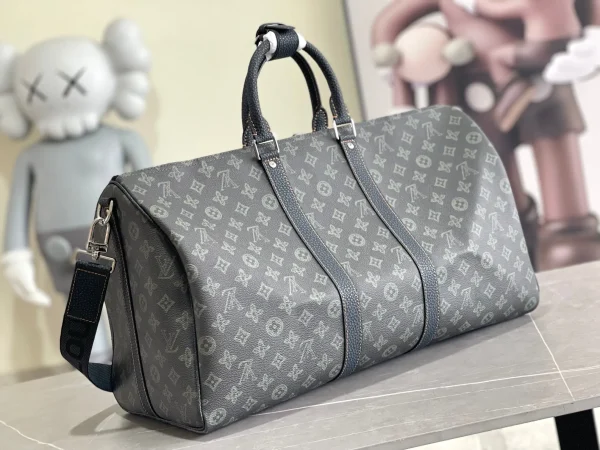 Louis vuitton Big Travel Bag - Image 5