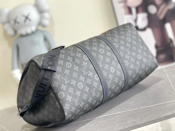 Louis vuitton Big Travel Bag - Image 6