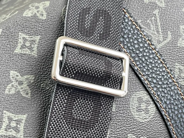 Louis vuitton Big Travel Bag - Image 7