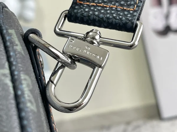 Louis vuitton Big Travel Bag - Image 9