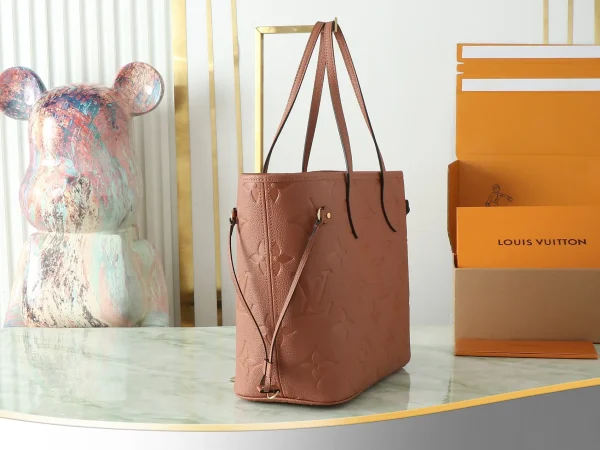 Neverfull MM Monogram Empreinte Leather - Image 5
