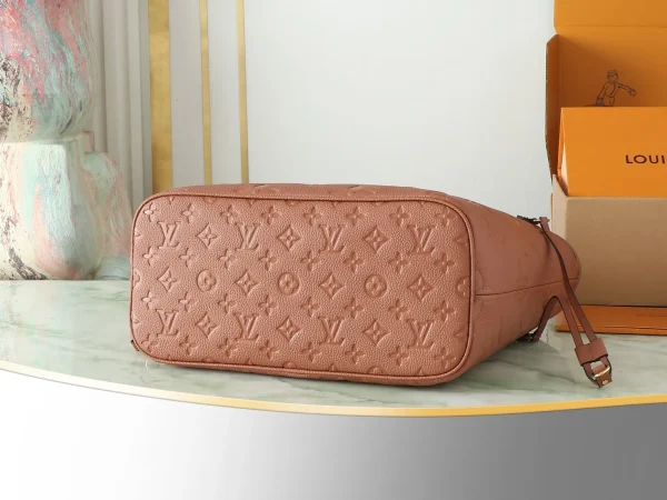 Neverfull MM Monogram Empreinte Leather - Image 6