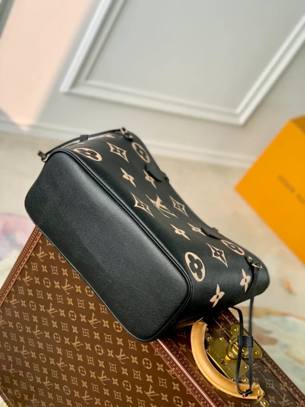 Neverfull MM Monogram Empreinte Leather Handbags - Image 4