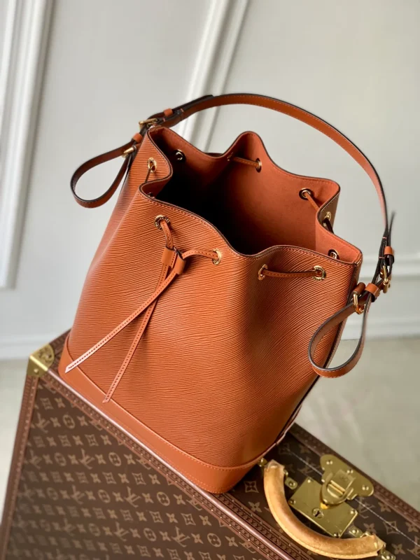 Noé MM Epi Leather Handbags - Image 12