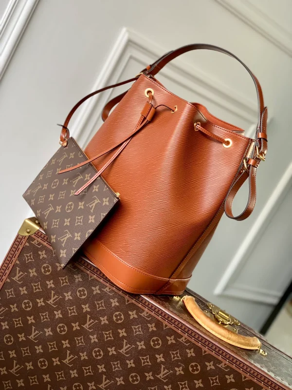 Noé MM Epi Leather Handbags - Image 6