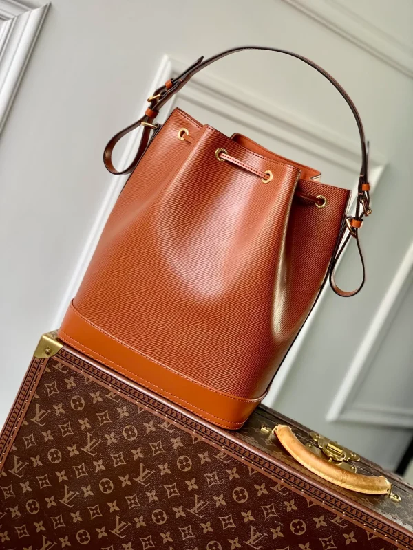 Noé MM Epi Leather Handbags - Image 7