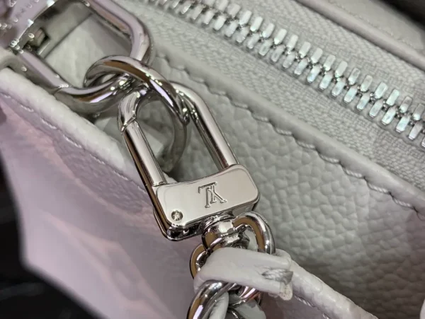 OnTheGo East West Bicolor Monogram Empreinte Leather - Image 5