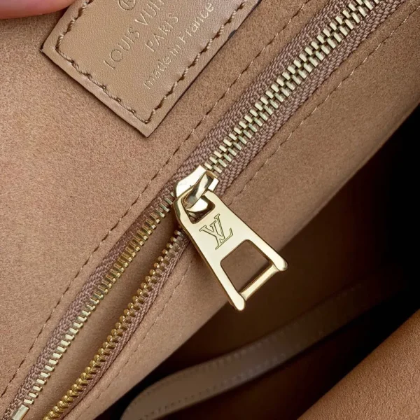 OnTheGo MM Bicolor Monogram Empreinte Leather Handbags - Image 8