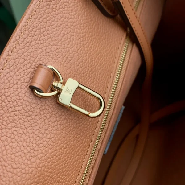 OnTheGo MM Monogram Empreinte Leather  Handbags - Image 9