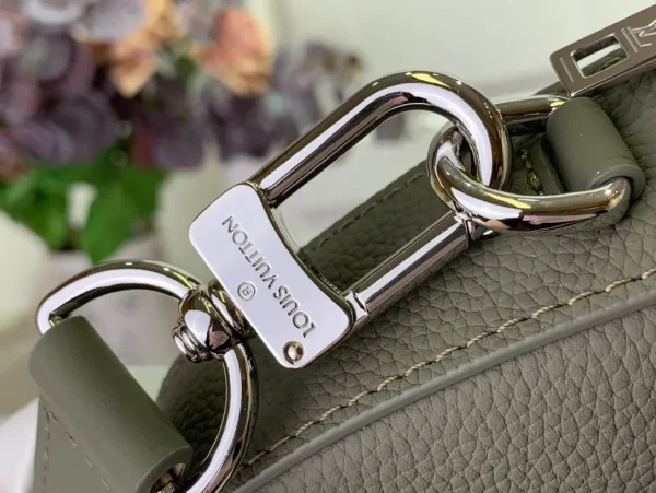 Pilot Wearable Wallet LV Aerogram Bags - Image 7