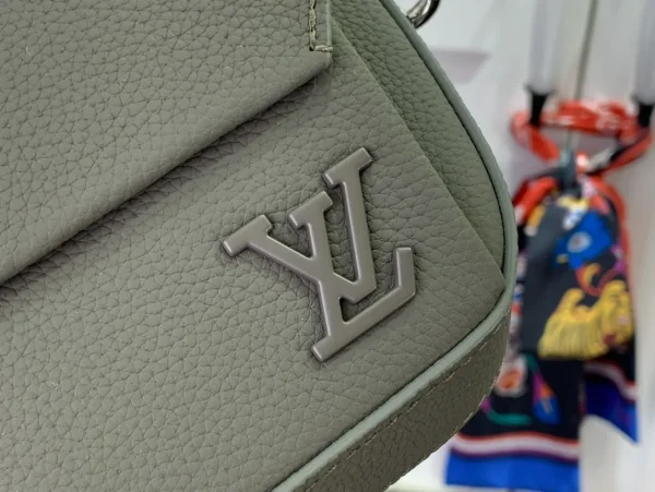 Pilot Wearable Wallet LV Aerogram Bags - Image 9