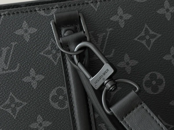 Sac Plat Horizontal Zippe Monogram Eclipse Canvas - Image 7
