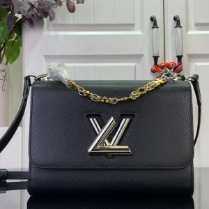Twist MM Chain Bag