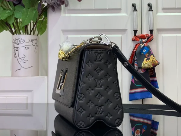 Twist MM Chain Bag - Image 3