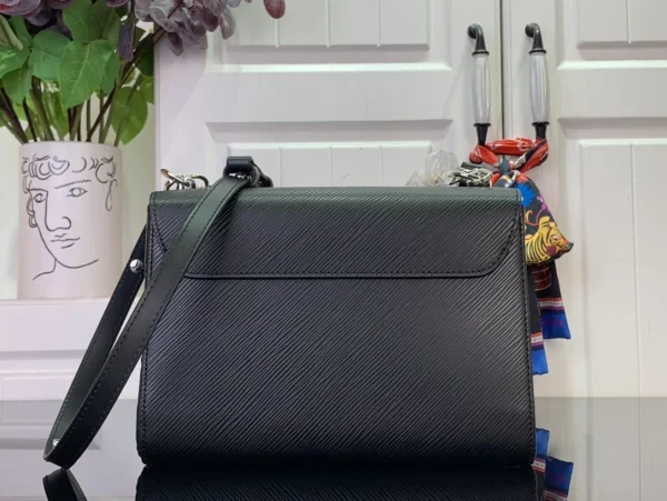 Twist MM Chain Bag - Image 4