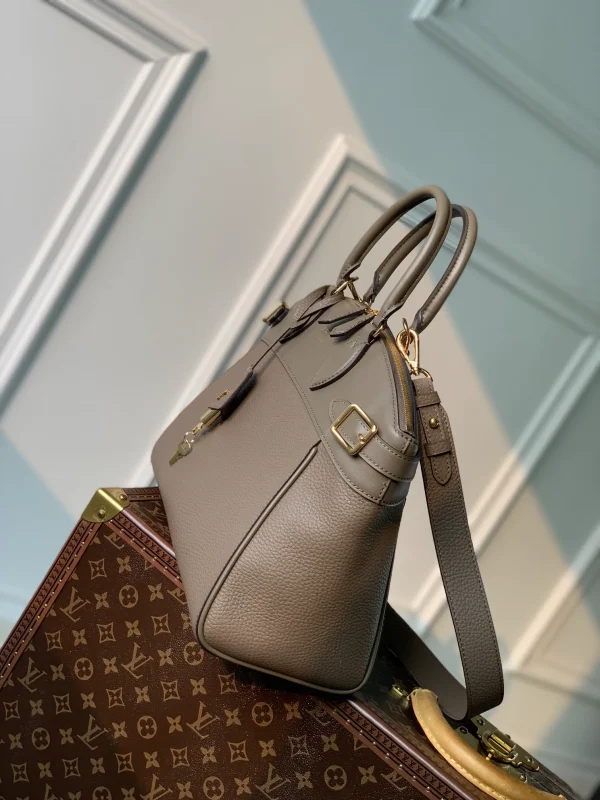 Vendôme MM High End Leathers Handbags - Image 9