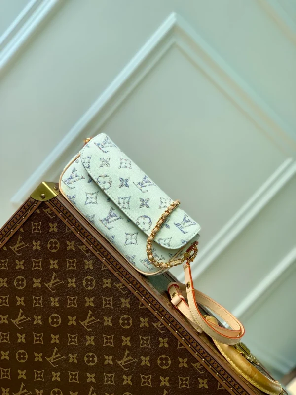 Wallet on Chain Ivy Other Monogram Canvas - Image 5