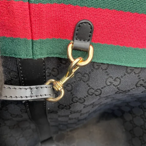 Gucci Crossbody Bag - Image 12