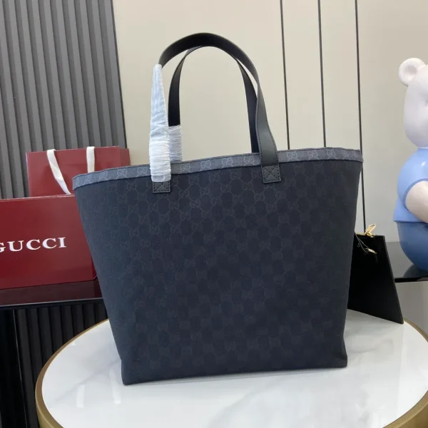 Gucci Crossbody Bag - Image 4