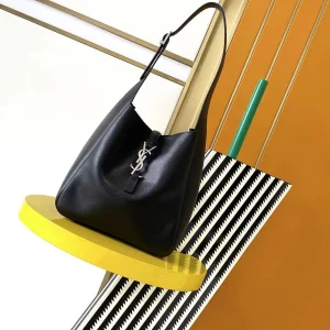Bags for woman by Saint Laurent