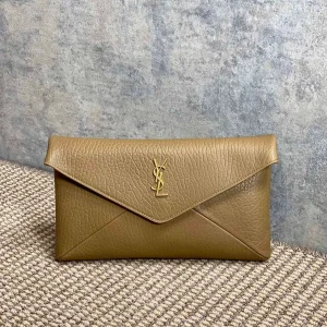 CASSANDRE large envelope pouch in lambskin