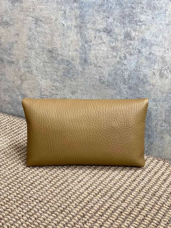 CASSANDRE large envelope pouch in lambskin - Image 4